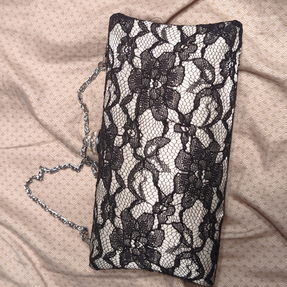 Lace clutch
